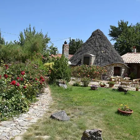Agriturismo Su Pinnettu Фонни