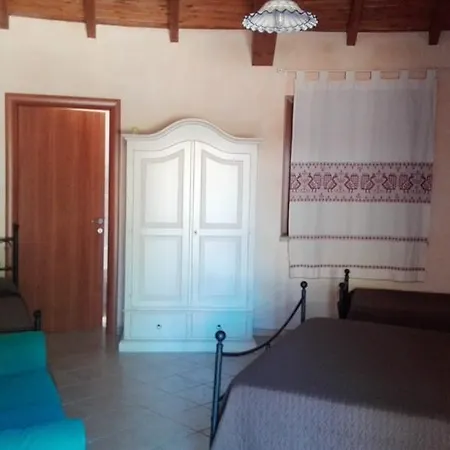 Agriturismo Su Pinnettu Фермерский дом