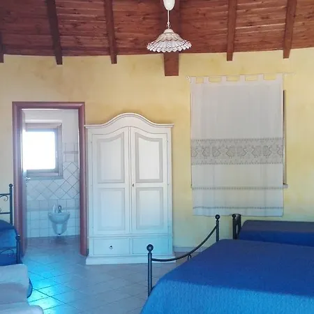 Agriturismo Su Pinnettu Фермерский дом *